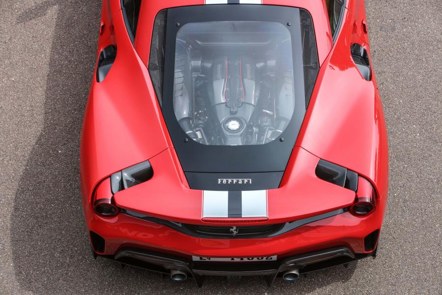 Моторный отсек Ferrari 488 Pista 2018 года  (WW) (фото 23 из 42)